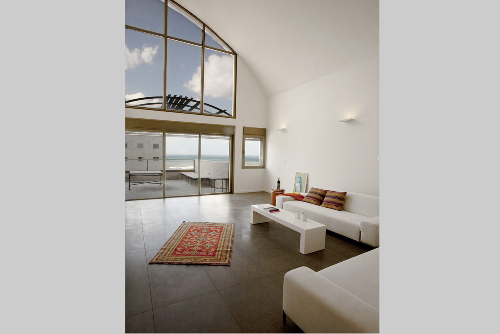 פנטהוז בנתניה 3