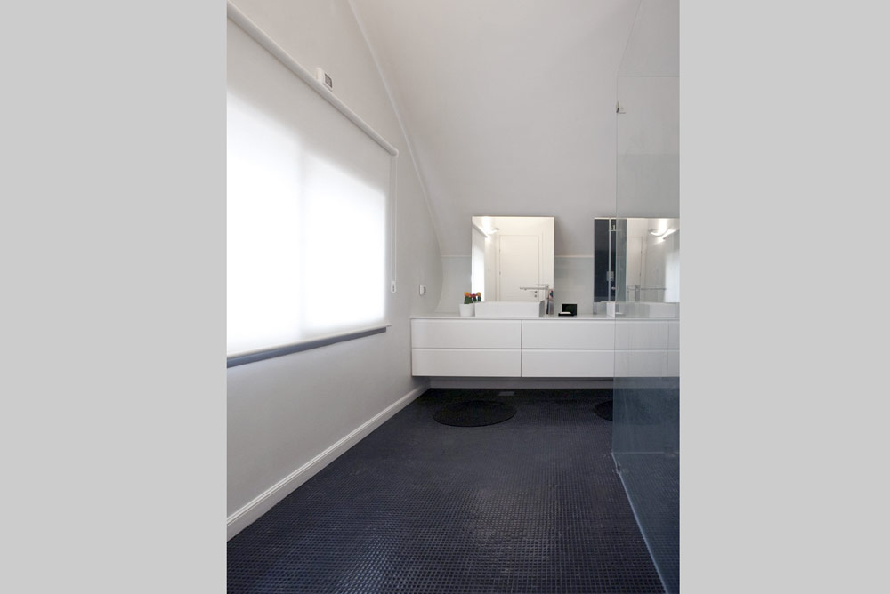 פנטהוז בנתניה 4